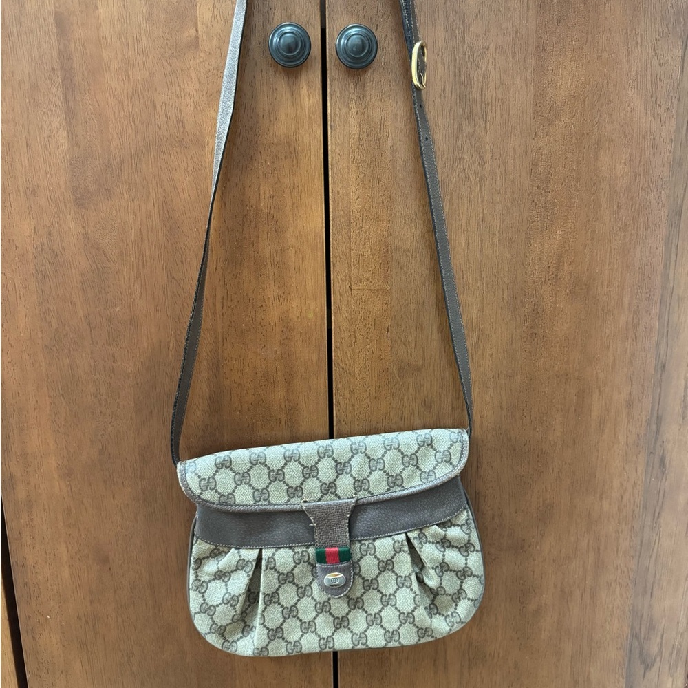 Vintage Gucci leather shoulder bag